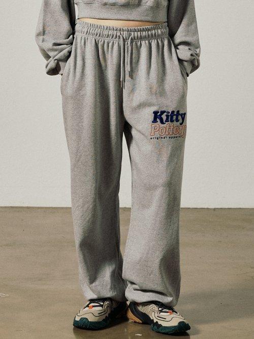 KITTY POTTERY CT LOGO EMBO SWEAT PANTS [GREY]