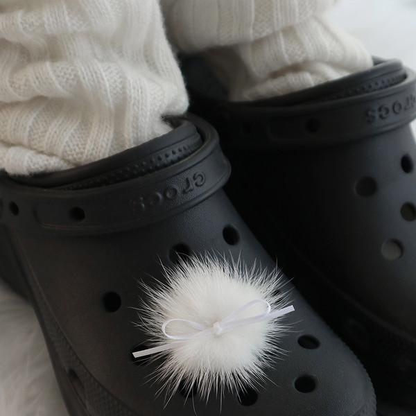Snow ribbon jibbitz - white, black.