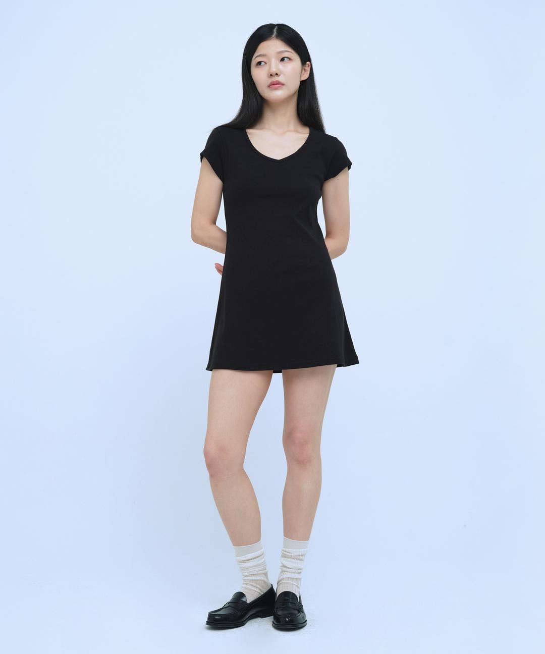 C V NECK HALF-SLEEVE DRESS_BLACK