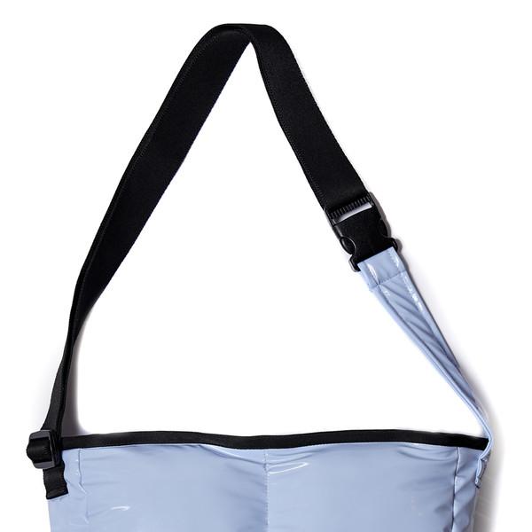 (예약발송 11월 7일)DAMP 2WAY PADDED MESSENGER BAG_SKY BLUE