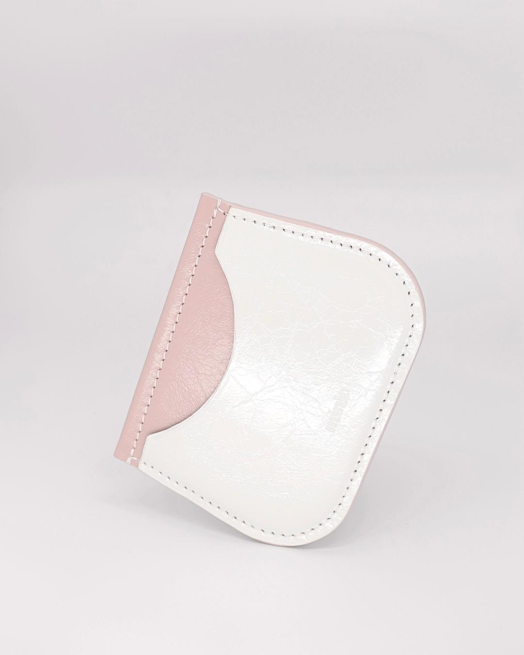 nunu wallet (strawberry cream pound)