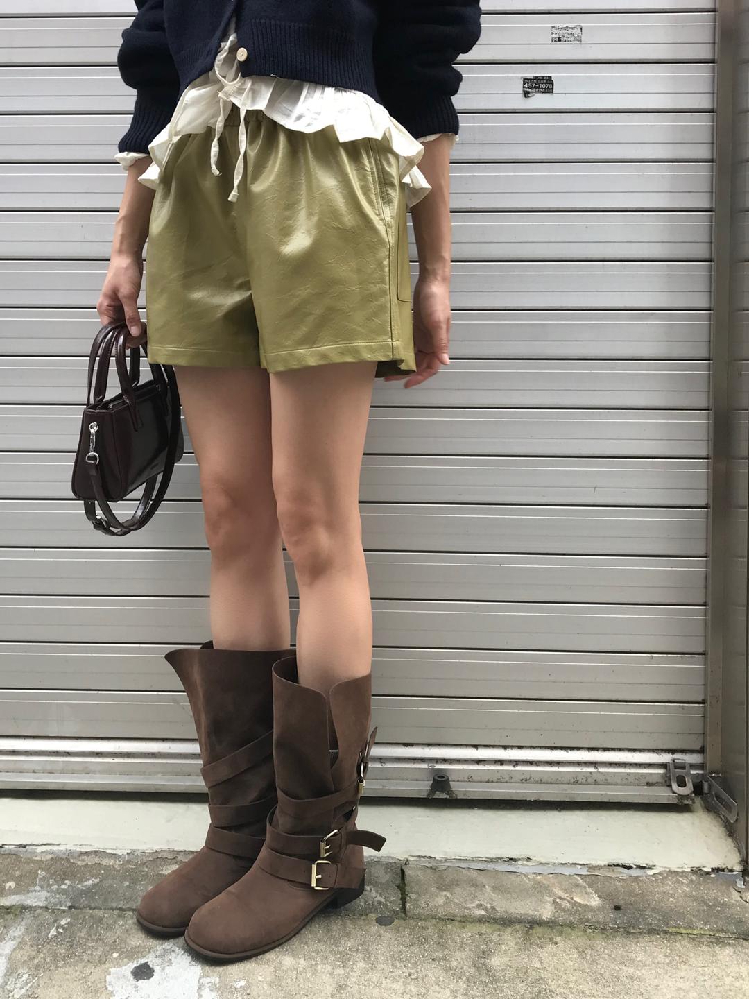 PREFRITT :  Sanding Leather Shorts [olive]
