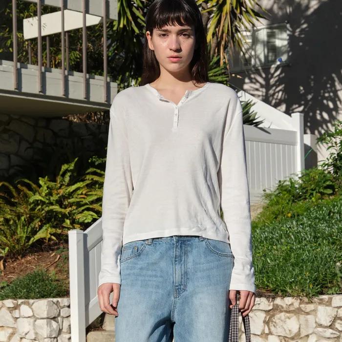 RELAXED HENLEY TEE_IVORY [LC267TS07IV]