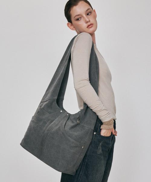 진 모티브 오버사이즈 숄더백 (차콜)