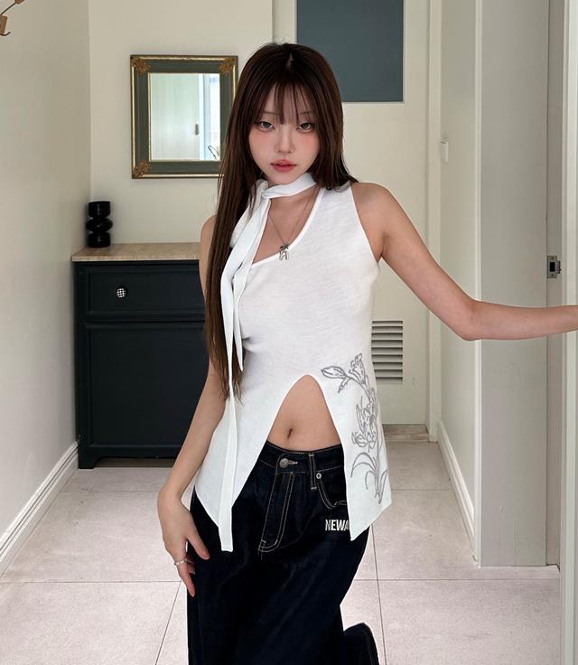 Ruby flower one shoulder sleeveless knit