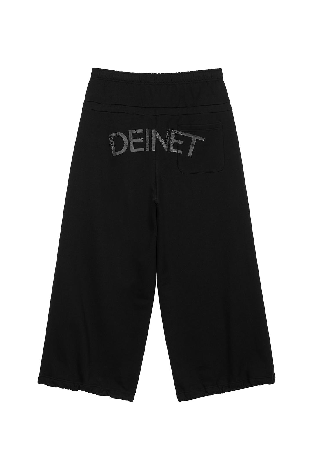 DEINET BACK LOGO SWEAT PANTS IN BLACK