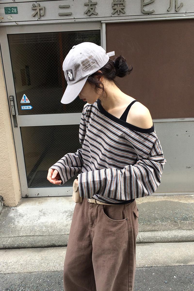 미리내로 (25FW 미리 어텀🍂)디팝 원숄더 스트라이프 맨투맨