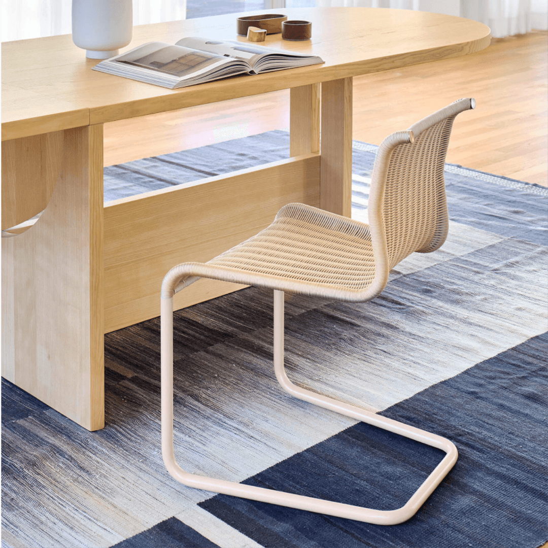 B15 CANTILEVER CHAIR - CREAM WHITE