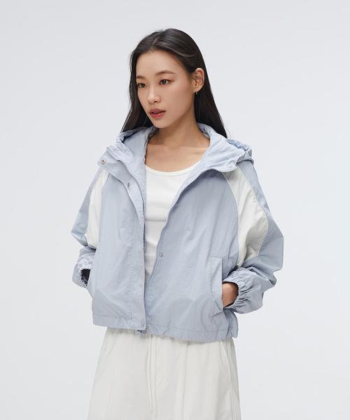 후드 배색 크롭 윈드브레이커_SPJJF23G02