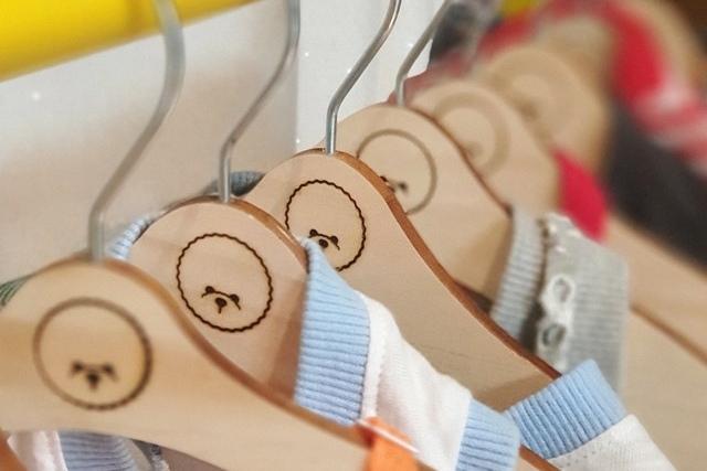 강아지 고양이 애견 원목 로고 옷걸이