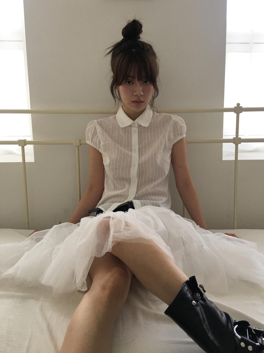 노비야카 School puff blouse (Ivory, black)