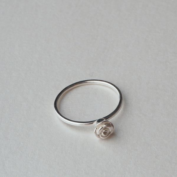 Petit Rose Ring