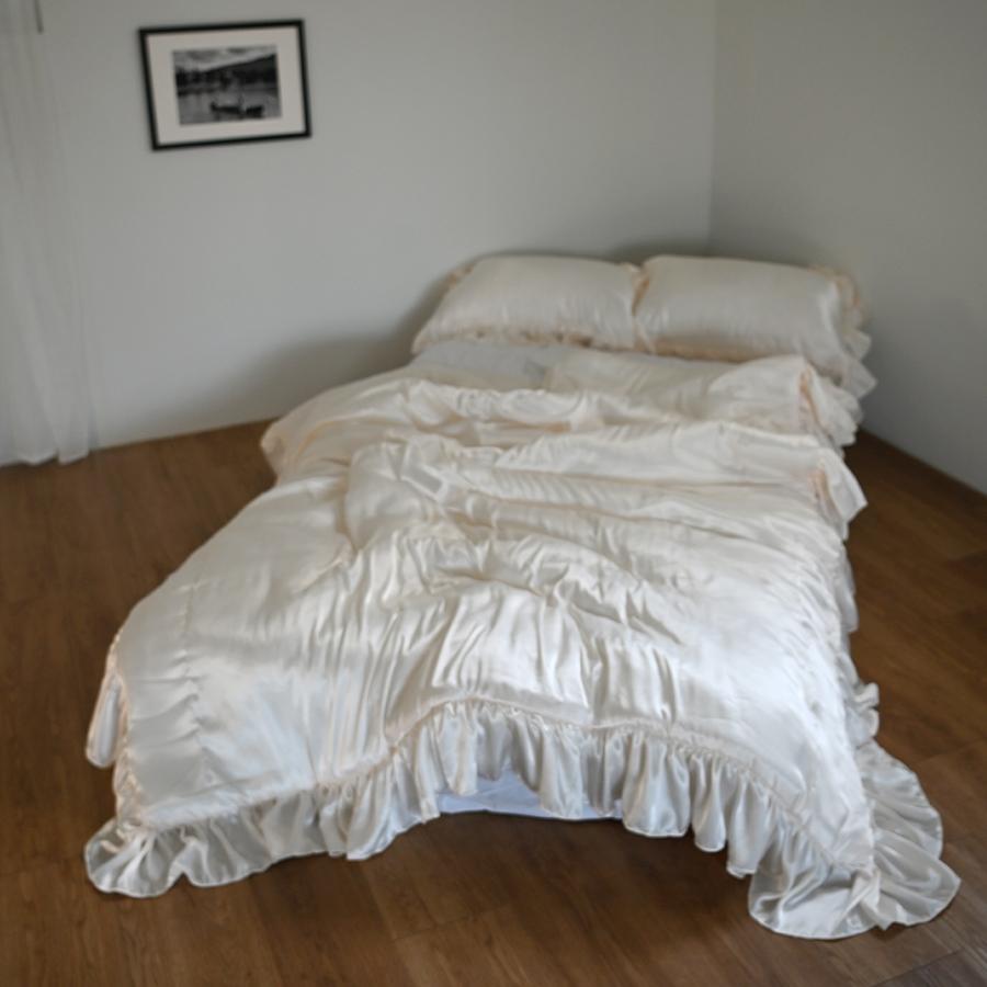 Cream 새틴 프릴 차렵이불