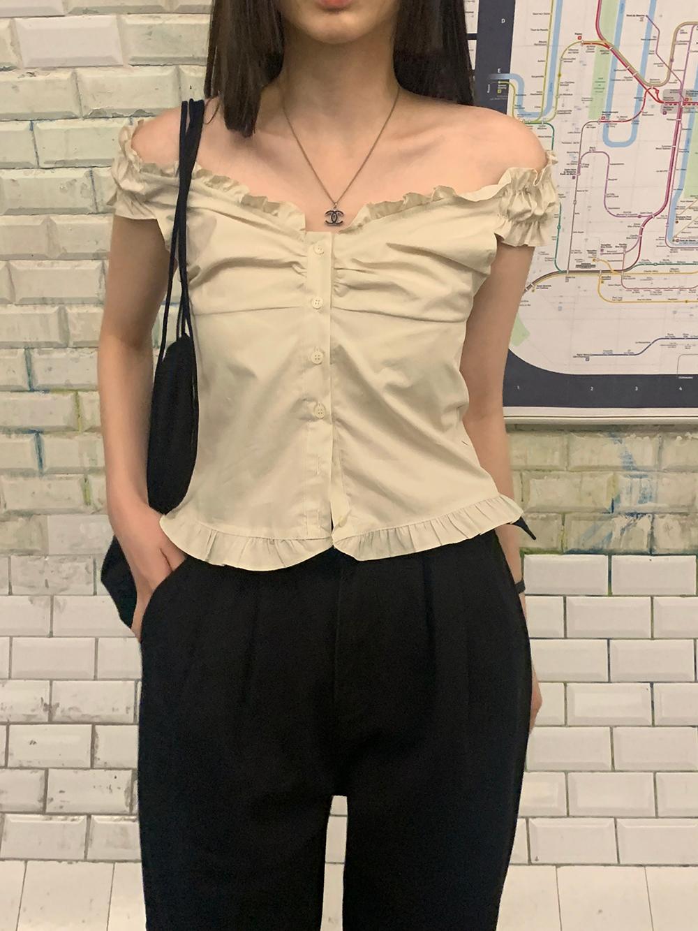 트렌디어패럴 포델 프릴 투웨이 오프숄더 블라우스