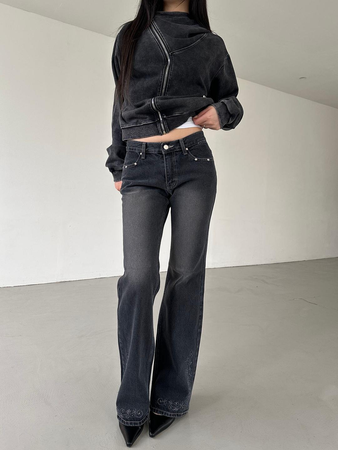 이너뮤트 low embroidery boots-cut (1color)