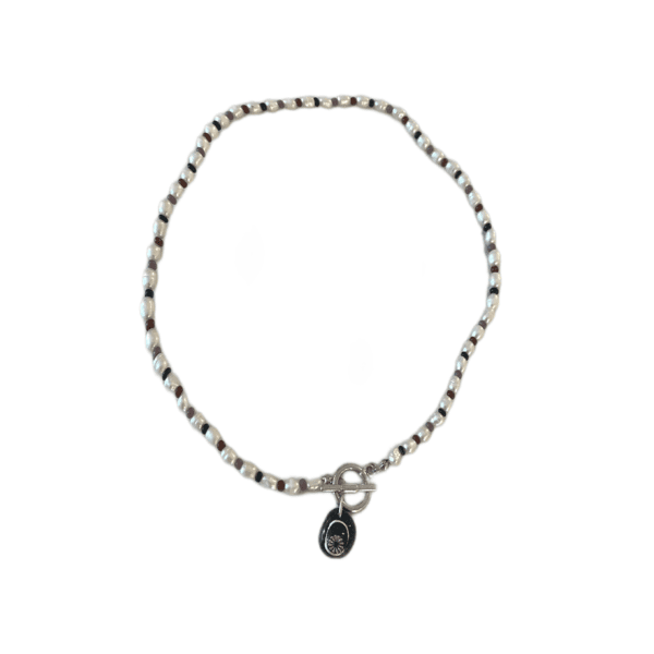 [viviflo] black daisy toggle necklace / 블랙 데이지 토글목걸이