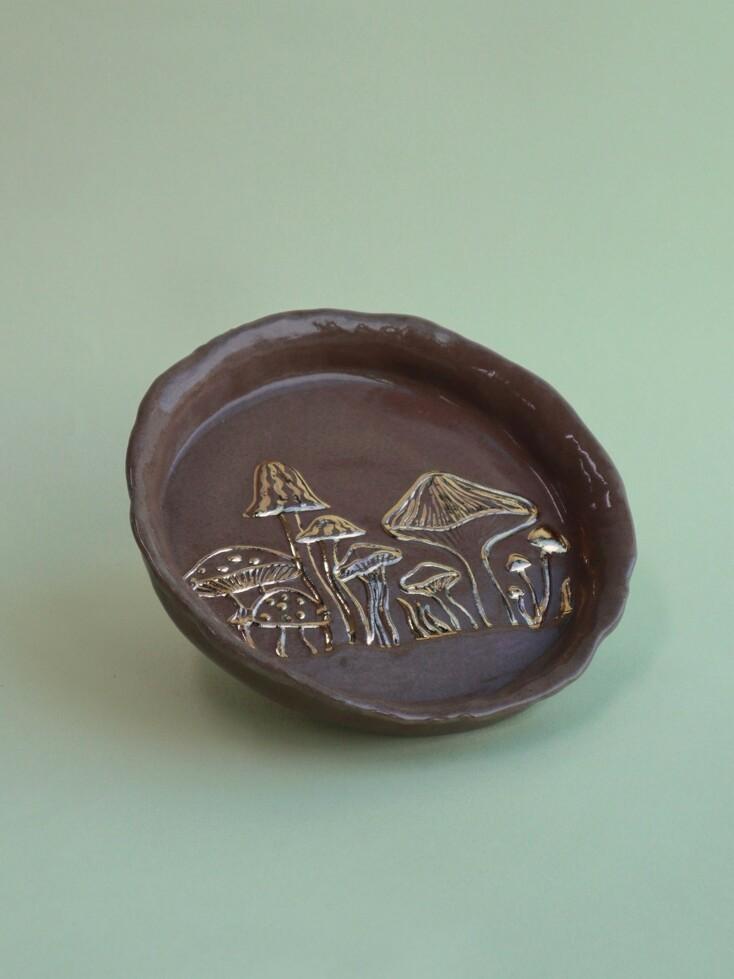 mushroom dish brown