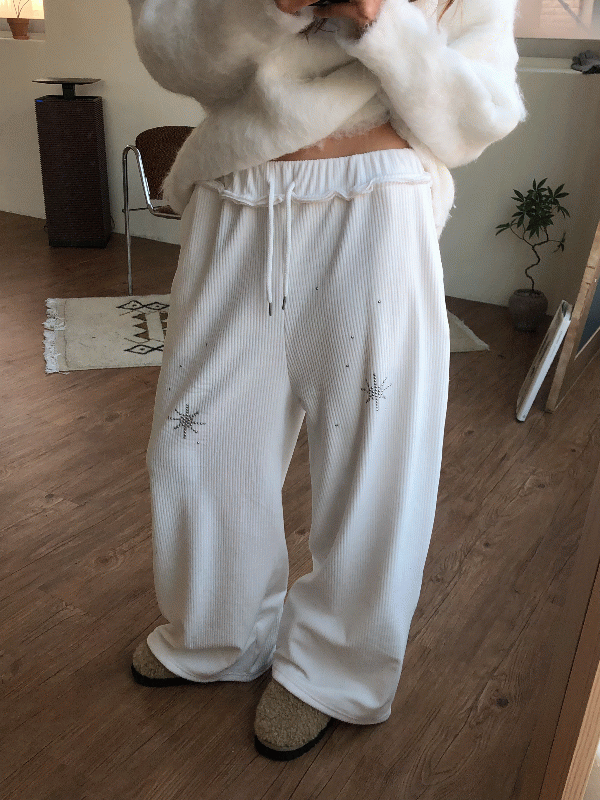 아일렛 벨벳 팬츠