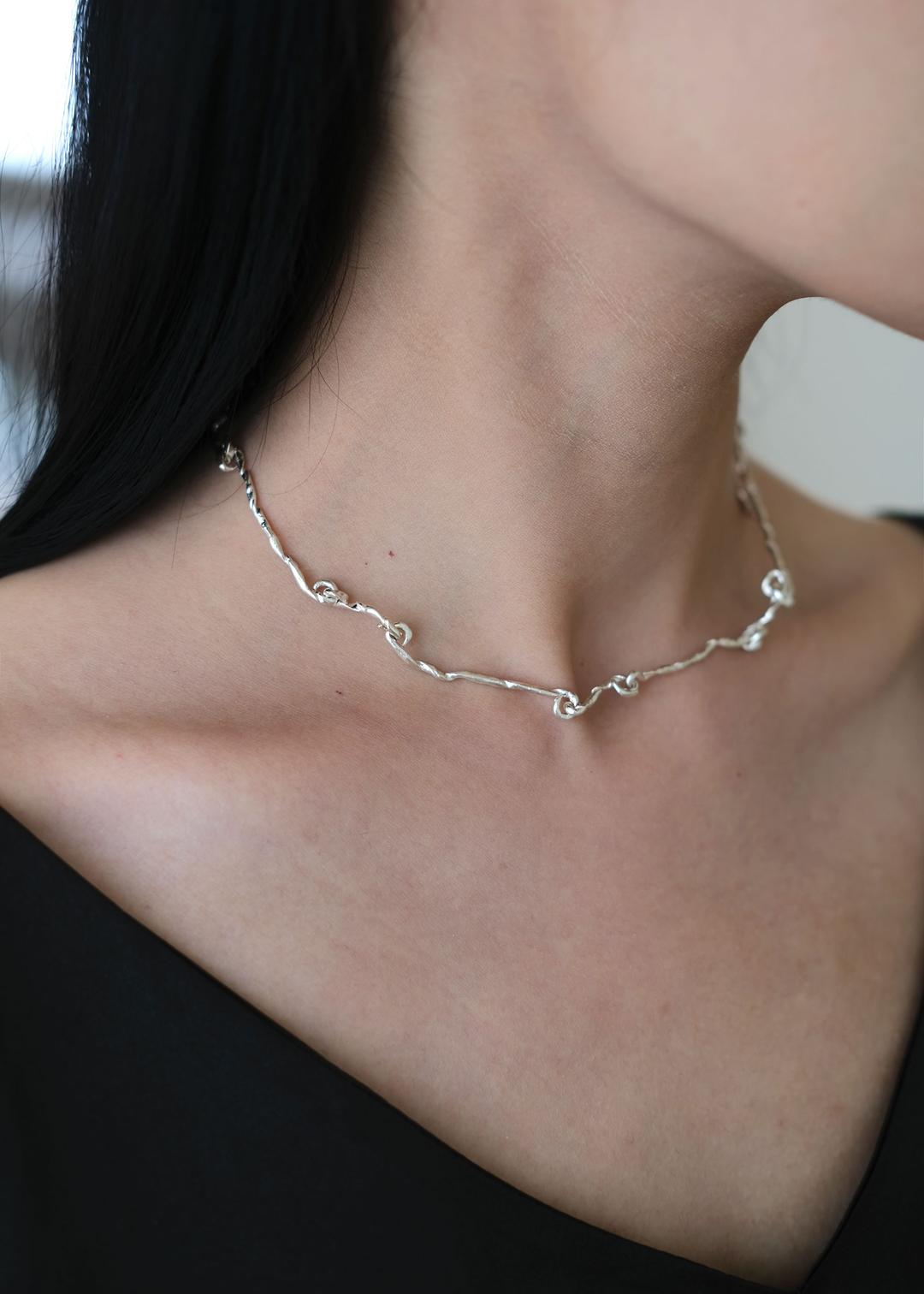 VINE NECKLACE