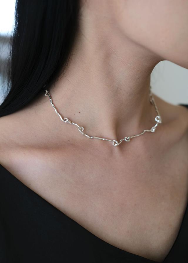 VINE NECKLACE