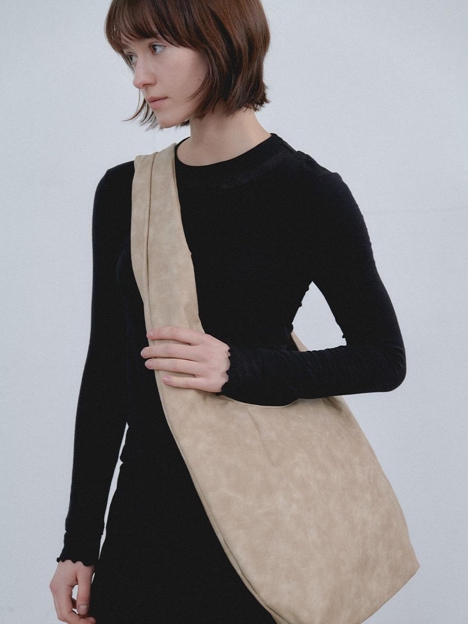 Interview L Bag_Beige