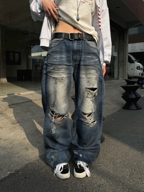 [UNISEX] DIRTY FADE DESTROYED DENIM