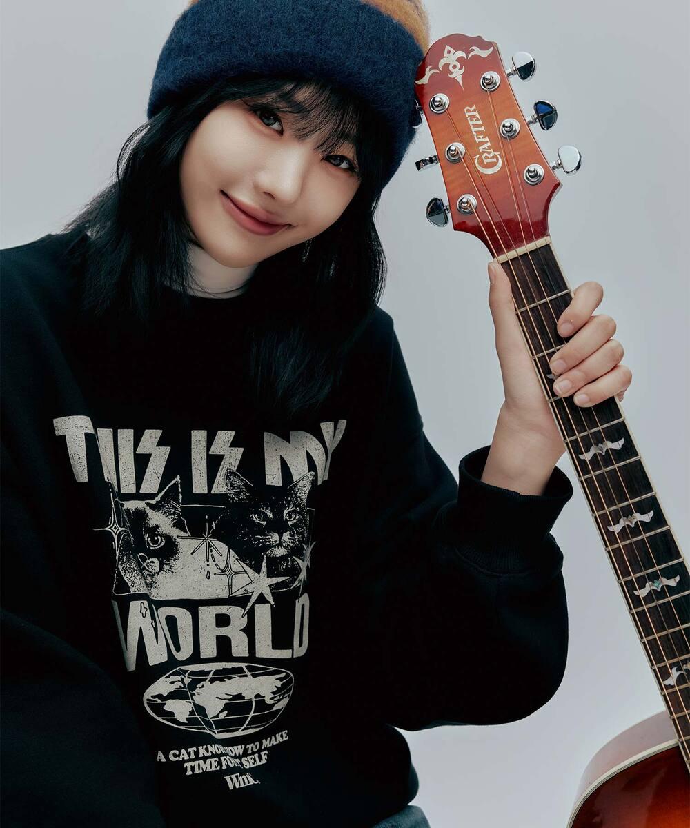 [WMC x HINA] 마이월드 블루캣 맨투맨_BLACK