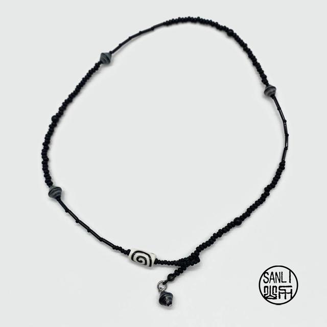 Vortex spiral necklace (black)