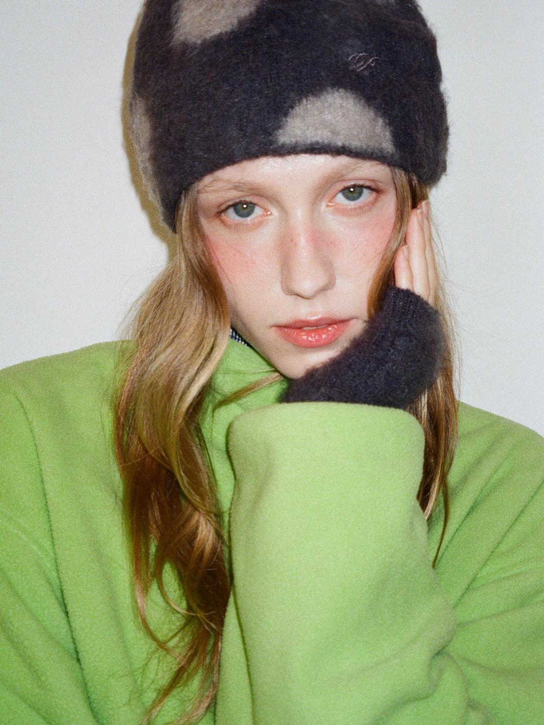 [12/19 예약출고] Fluffy Dotted Knit Beanie - Charcoal