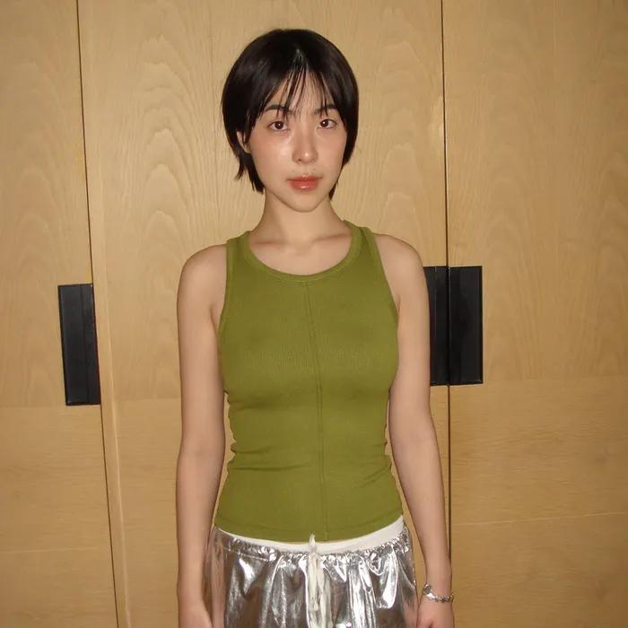 BASIC SLEEVELESS TOP_OLIVE