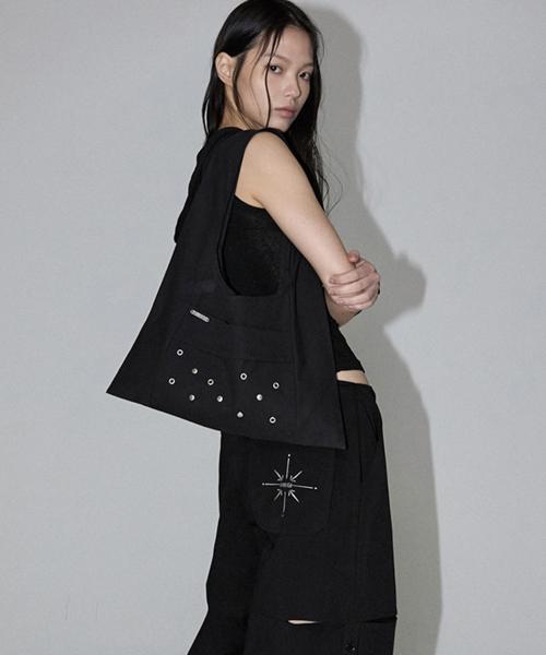 Oblique Shoulder Bag (black)