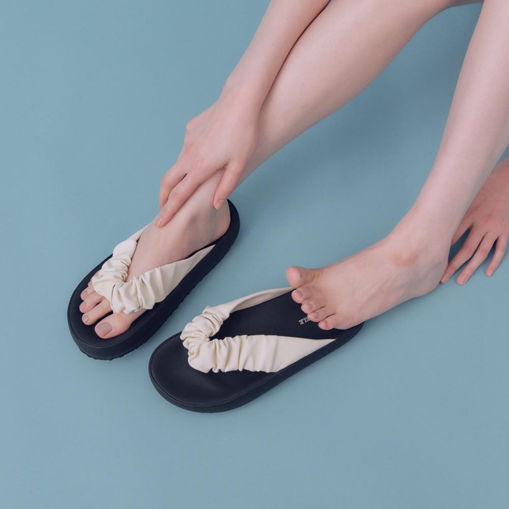 [25SS] 카멜레 스크런치 플립플랍 02 Ivory 3cm