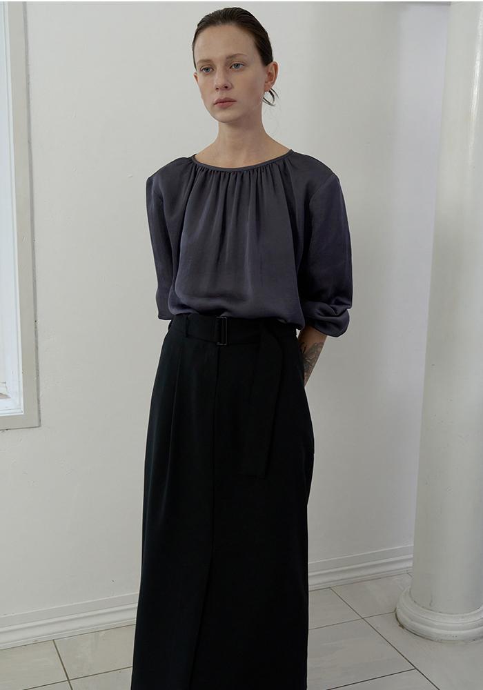 SILKY SHIRRING BLOUSE_CHARCOAL