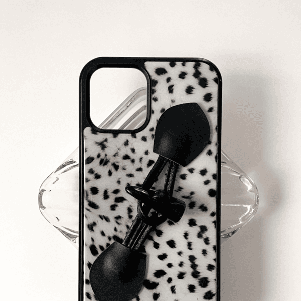 Ivory Leopard Toggle Case
