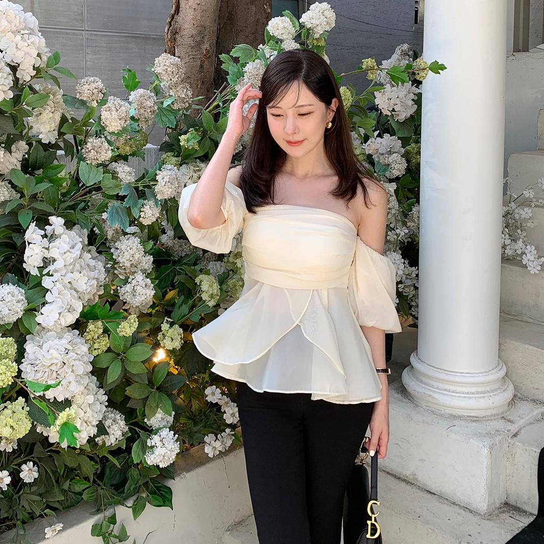 쉬머 프릴 오프숄더 블라우스 / 크림, 핑크, 모카, 그레이