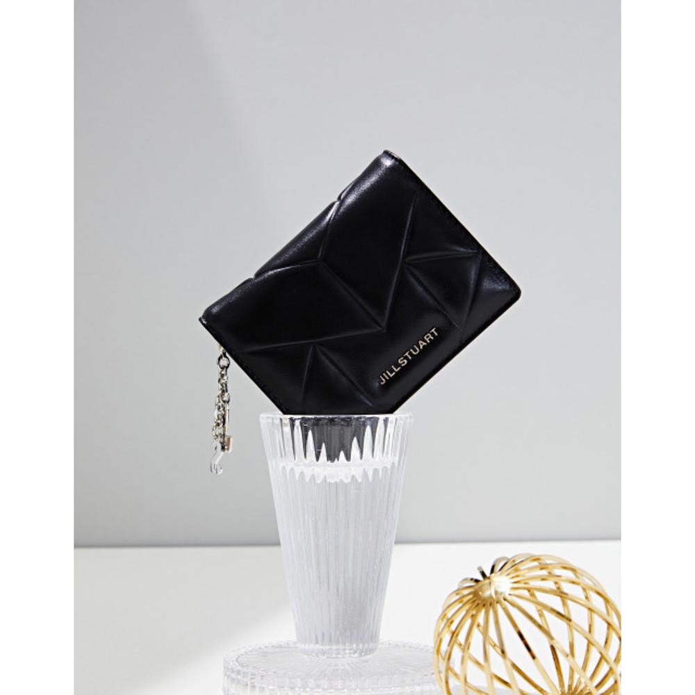 질스튜어트뉴욕  [로젤라경판] 블랙 소가죽 로고 장식 2단 반지갑 JAWA2F125BK