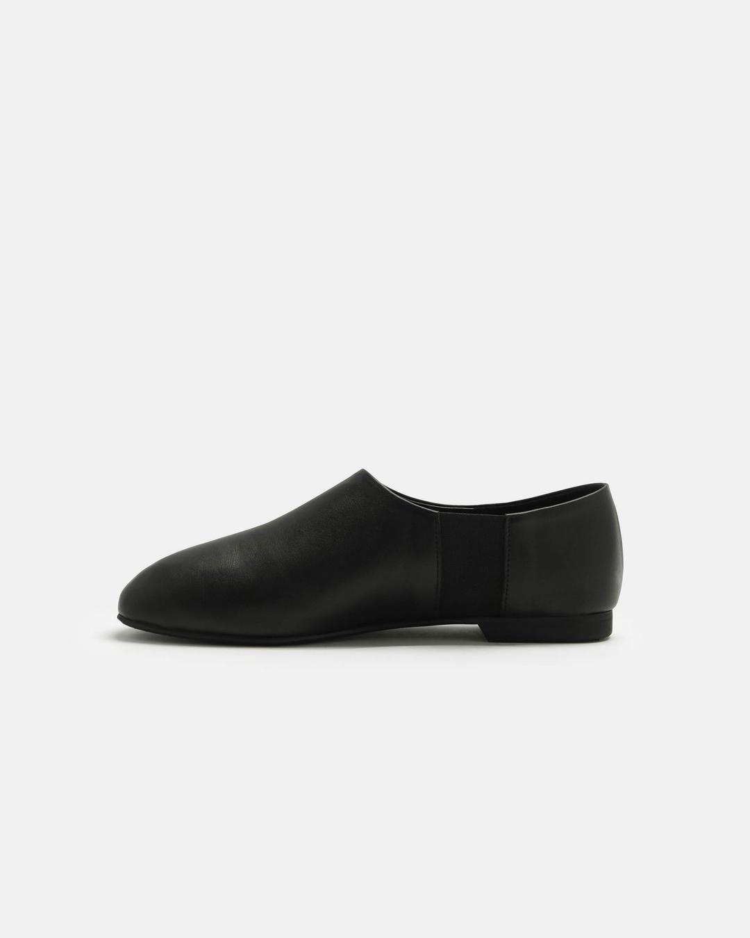 NU LOAFERS (BLACK)