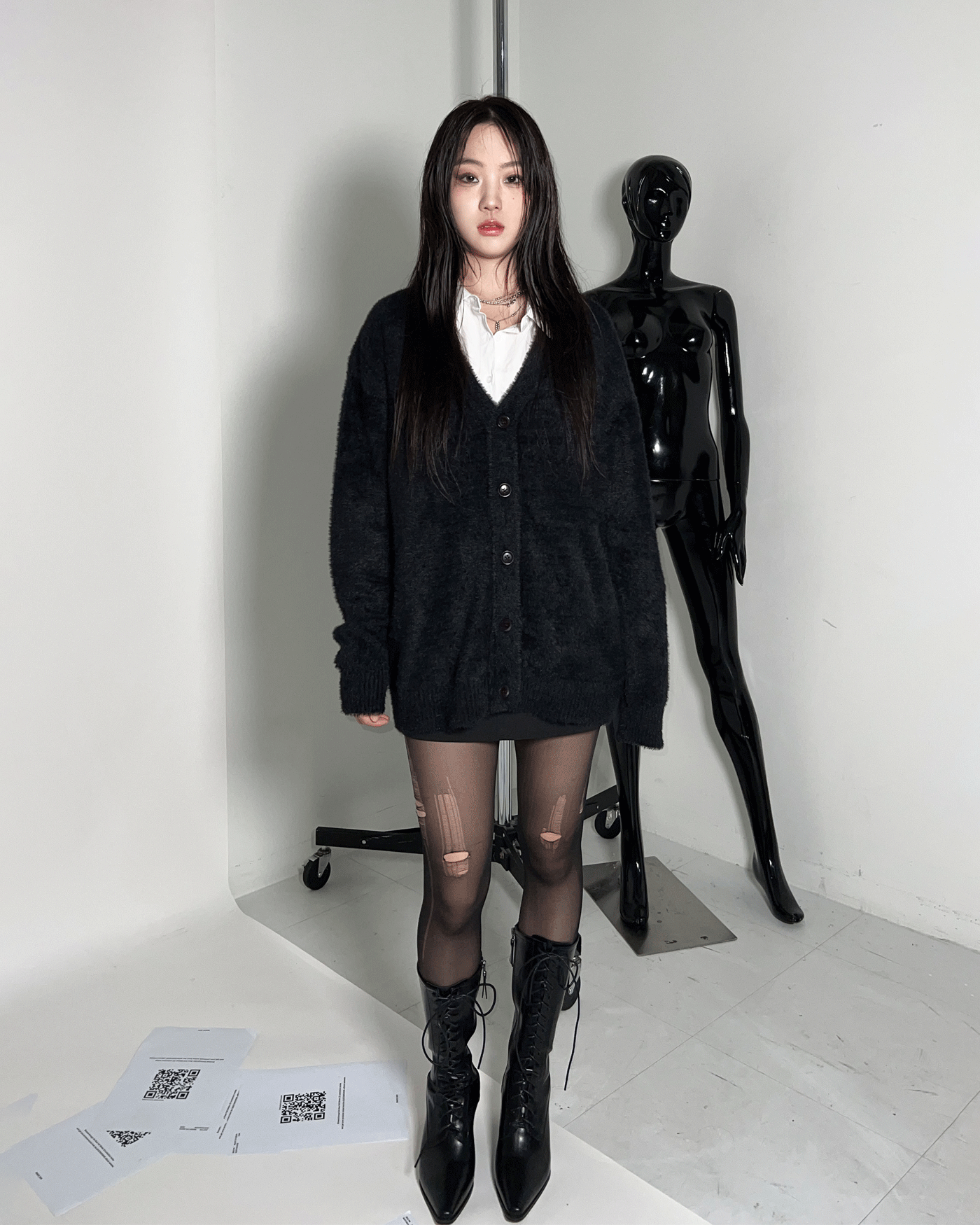 구스타 [UNISEX] 오버핏 앙고라 V넥 니트 가디건 (3color)