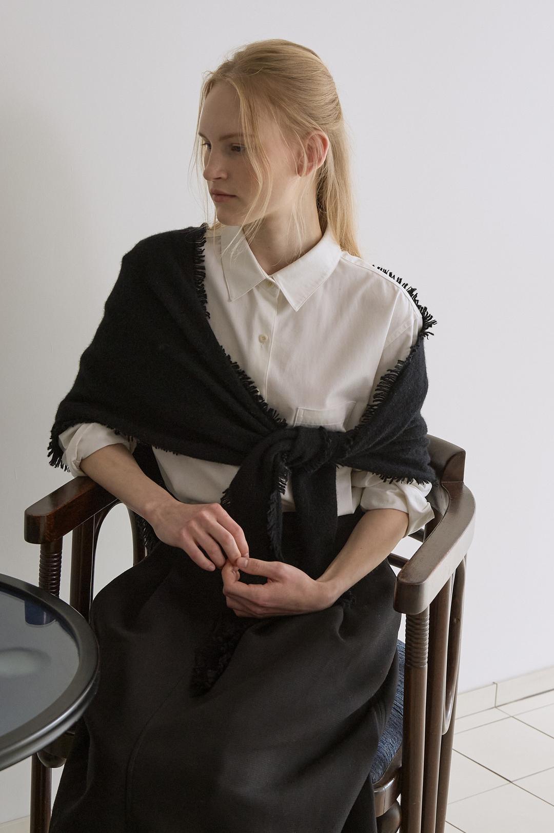 Cashmere Tassel Scarf (Black)