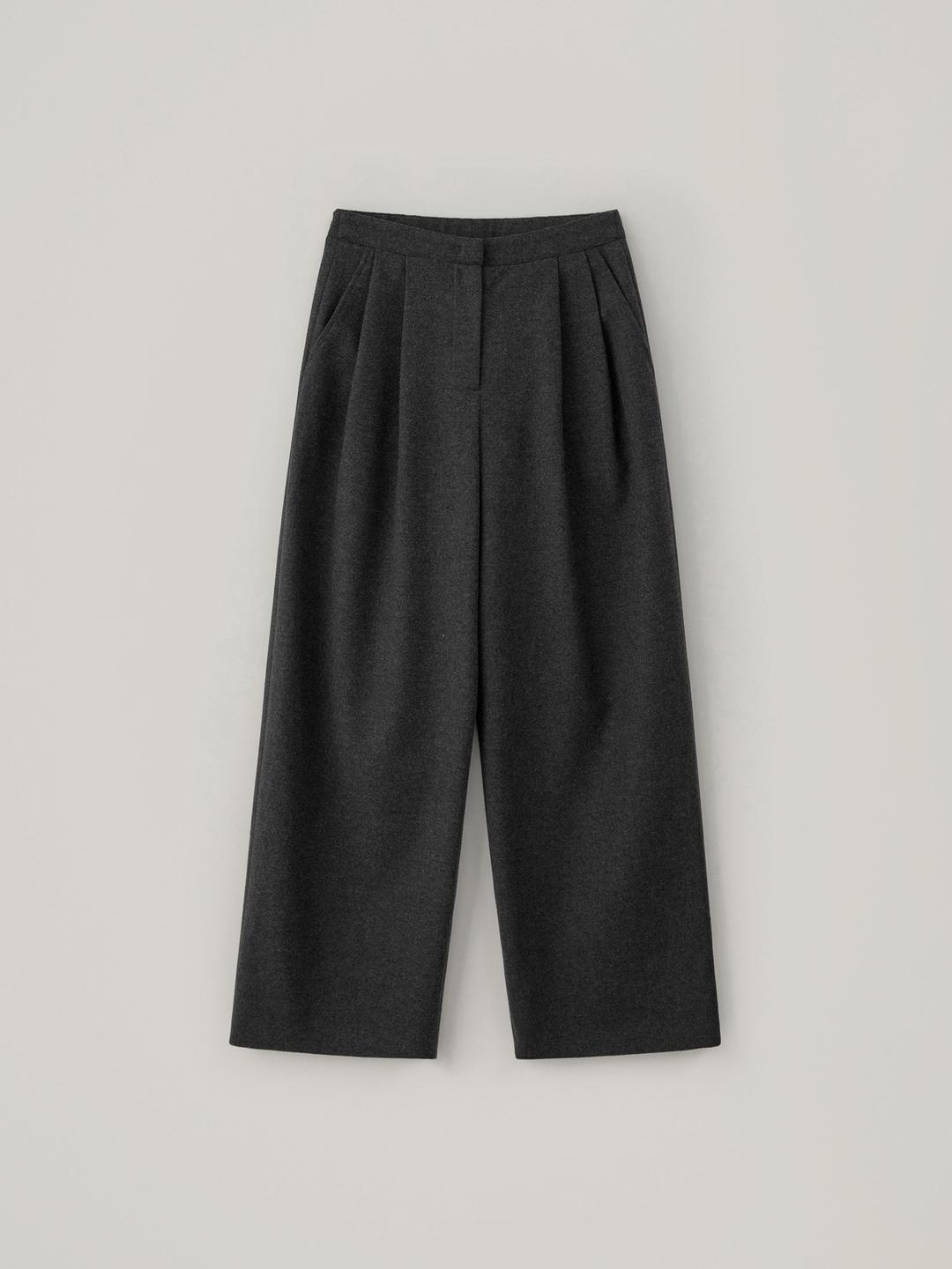 Herringbone Wool Two Tuck Slacks - Charcoal