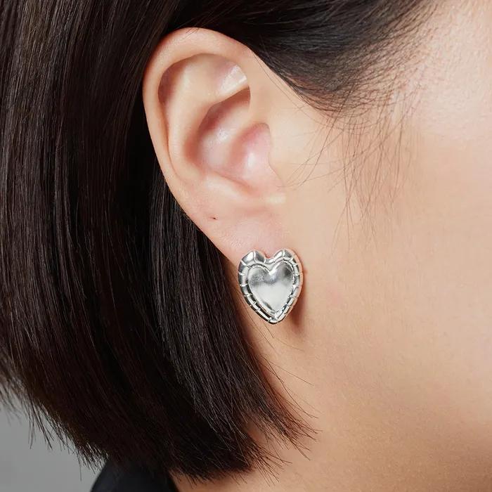 round heart earring