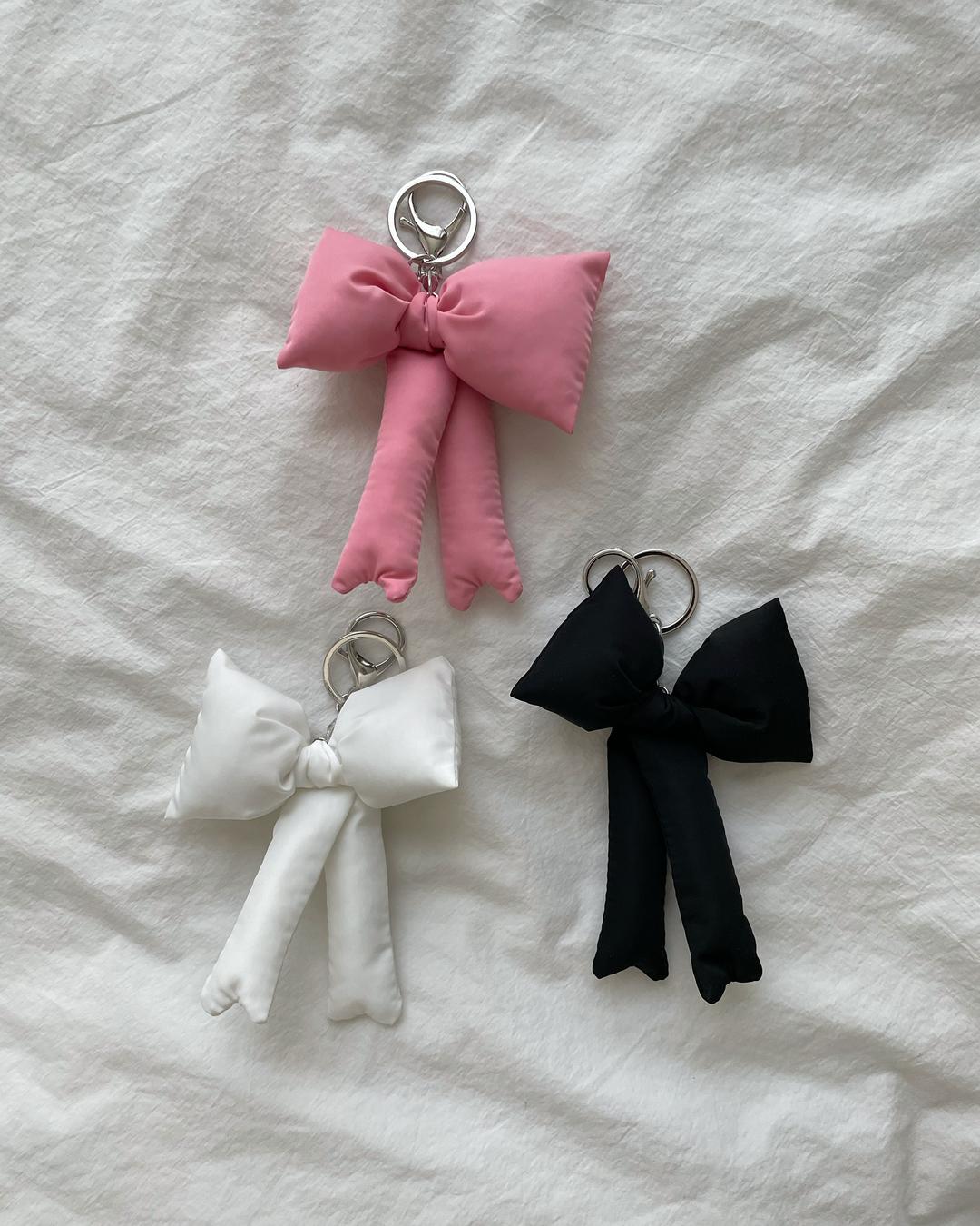 [데이바이데이] 리본 패딩 키링 (3color)