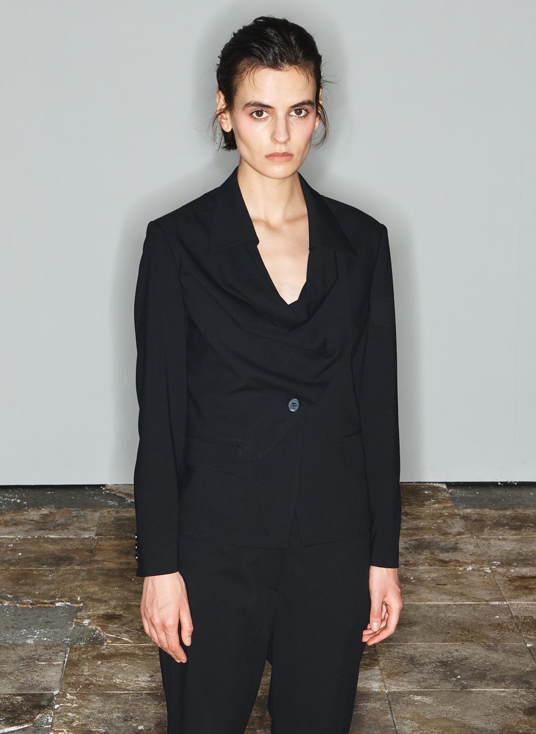 [THEOPEN PRODUCT] DRAPED FRONT JACKET, BLACK