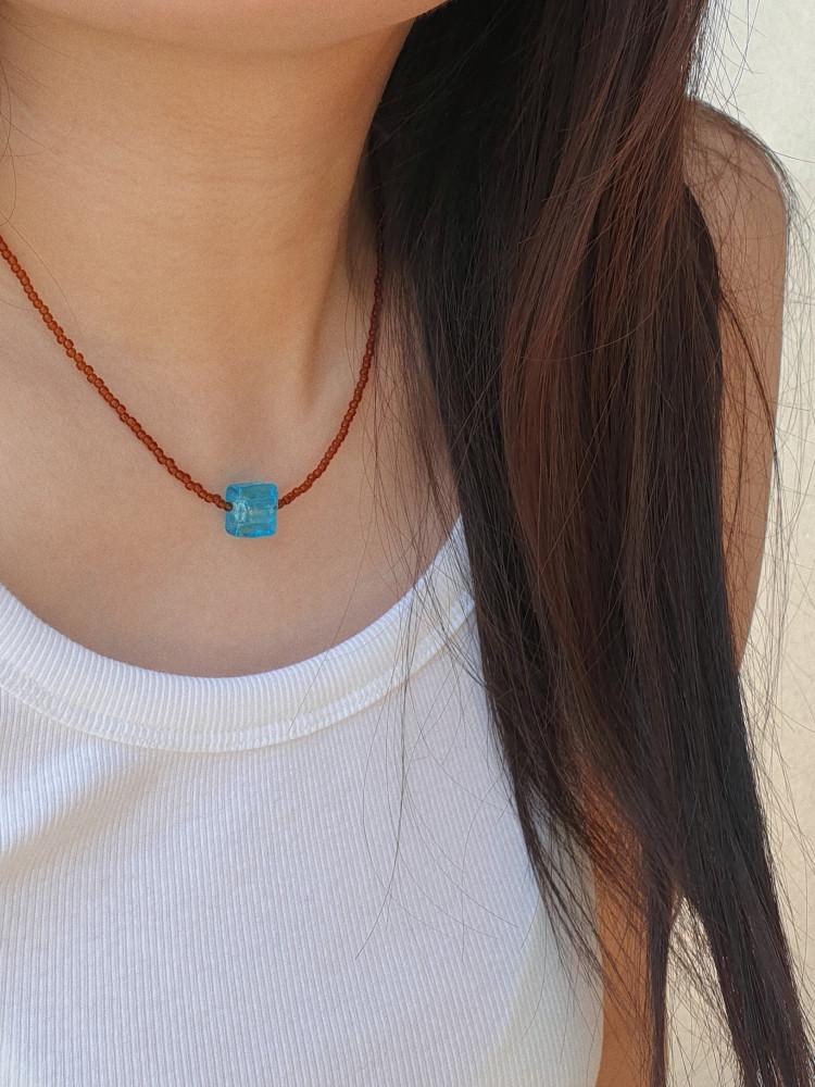 diver necklace / 썸머하츠 실버 포일램프 글라스 블루 사각 원석 비즈목걸이