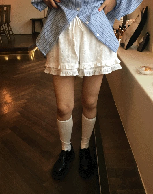 추천! 릴리 캉캉 프릴 펀칭 숏 pants (ivory)