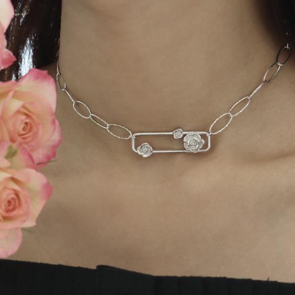Rose Day Necklace 04