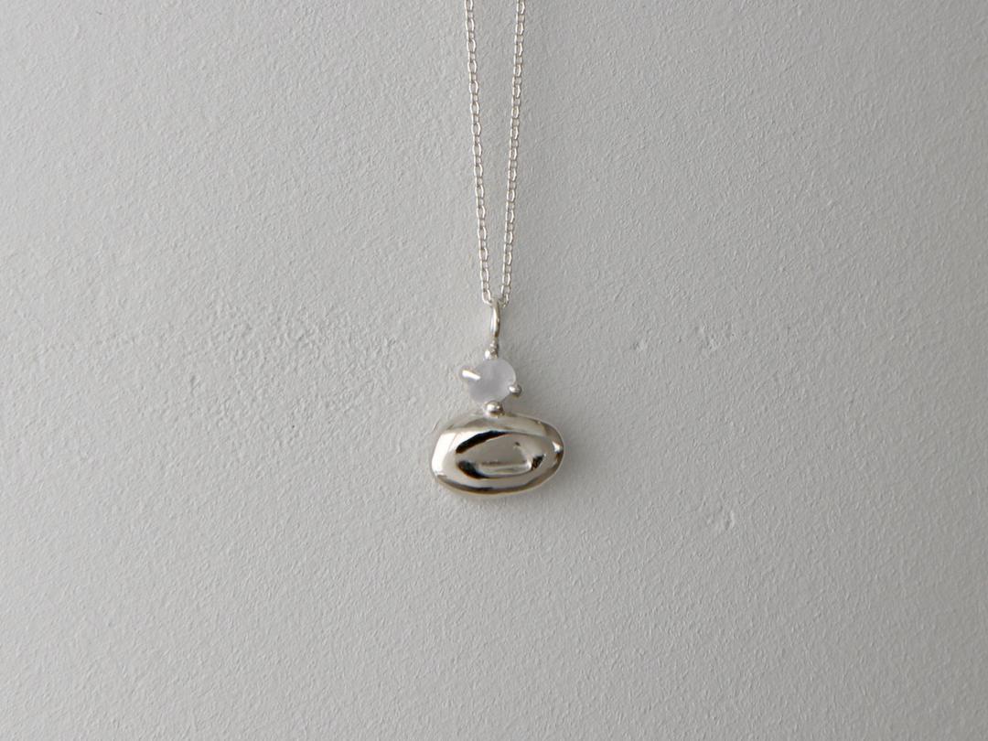 pond (white)