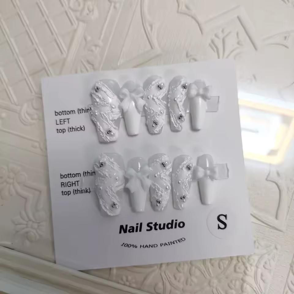 리본 진주 수제 착용 가능한 네일 우아한 흰색 백조 손으로 그린 ​​양각 네일 아트 흰색 착용 가능한 거짓 손톱 학생 선물