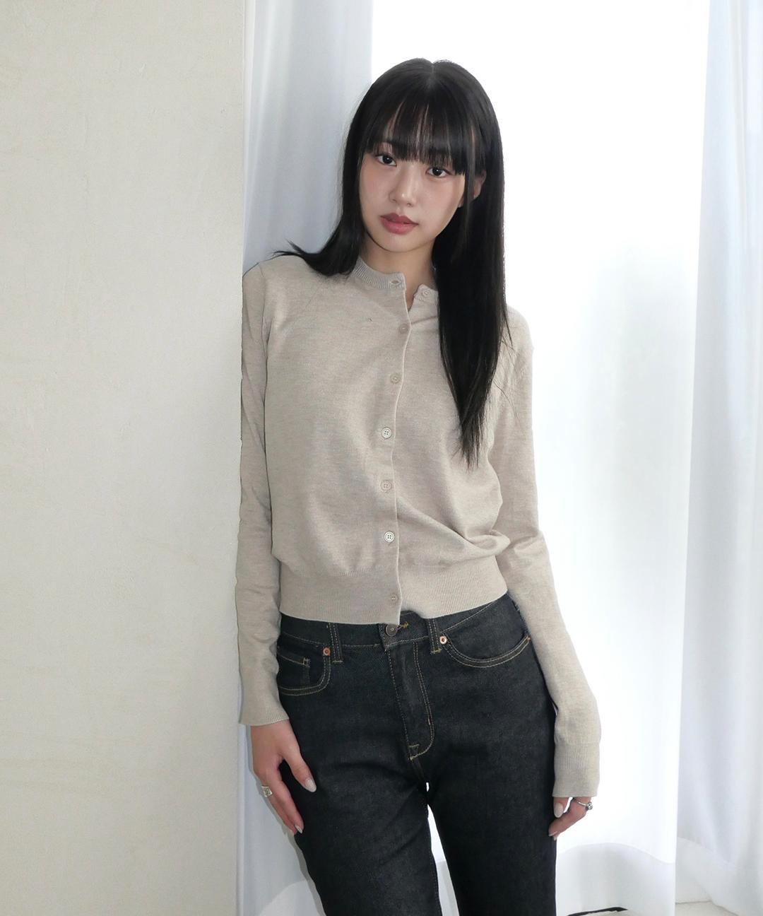 스파오 [소프트얀] 라운드넥 카디건_SPCKF49W01