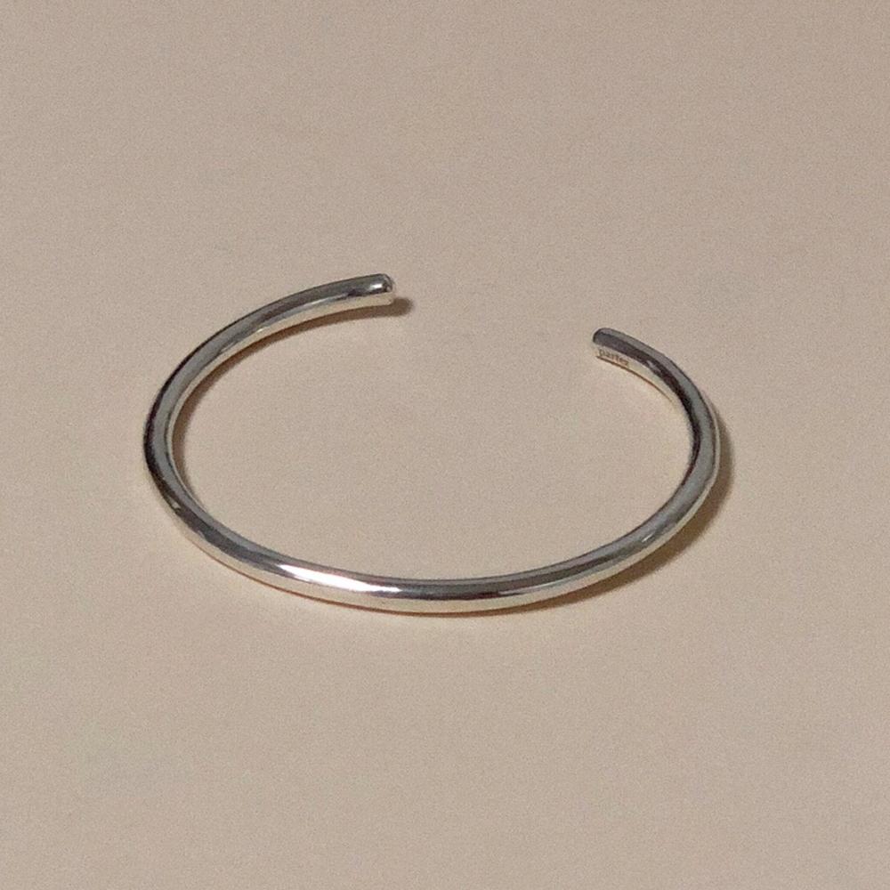 Round bangle